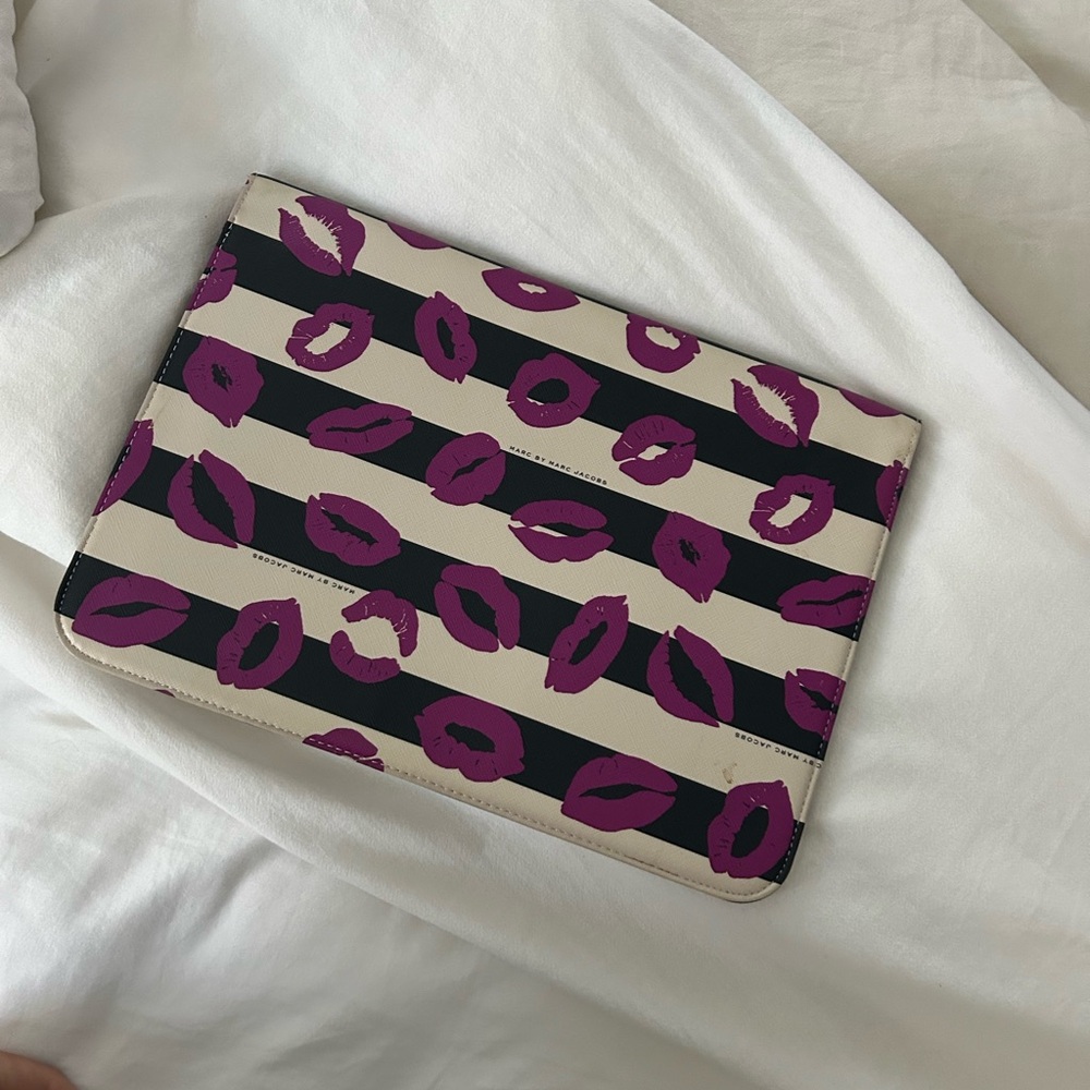 Marc Jacob’s Incase macbook air 13 inch case